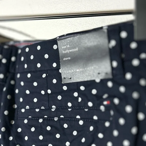 NEW Tommy Hilfiger Women’s Hollywood 5” Shorts, Navy w/White Polka Dot Size 16 - Picture 9 of 9